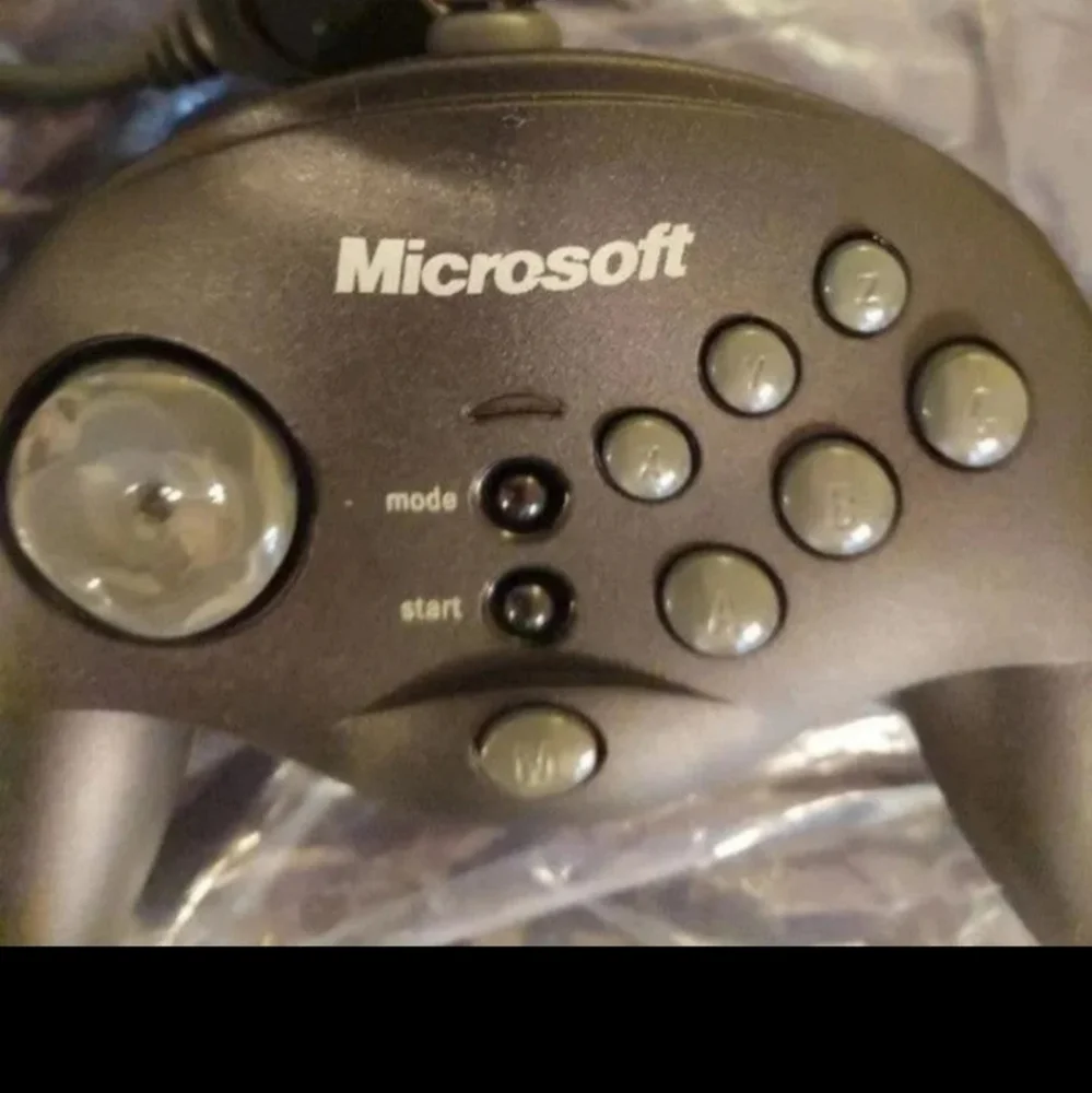 Y2k MICROSOFT SIDEWINDER 1ST GENERATION GAME PADS (2) & CD SET NWT/NWOT/EUC Rare
